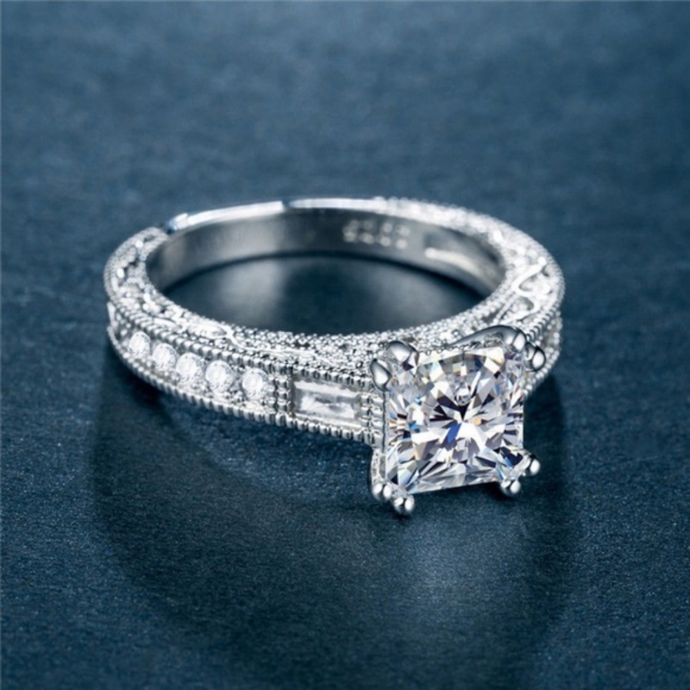 925 Silver Princess Cut White Sapphire Ring - Picture 3 of 4